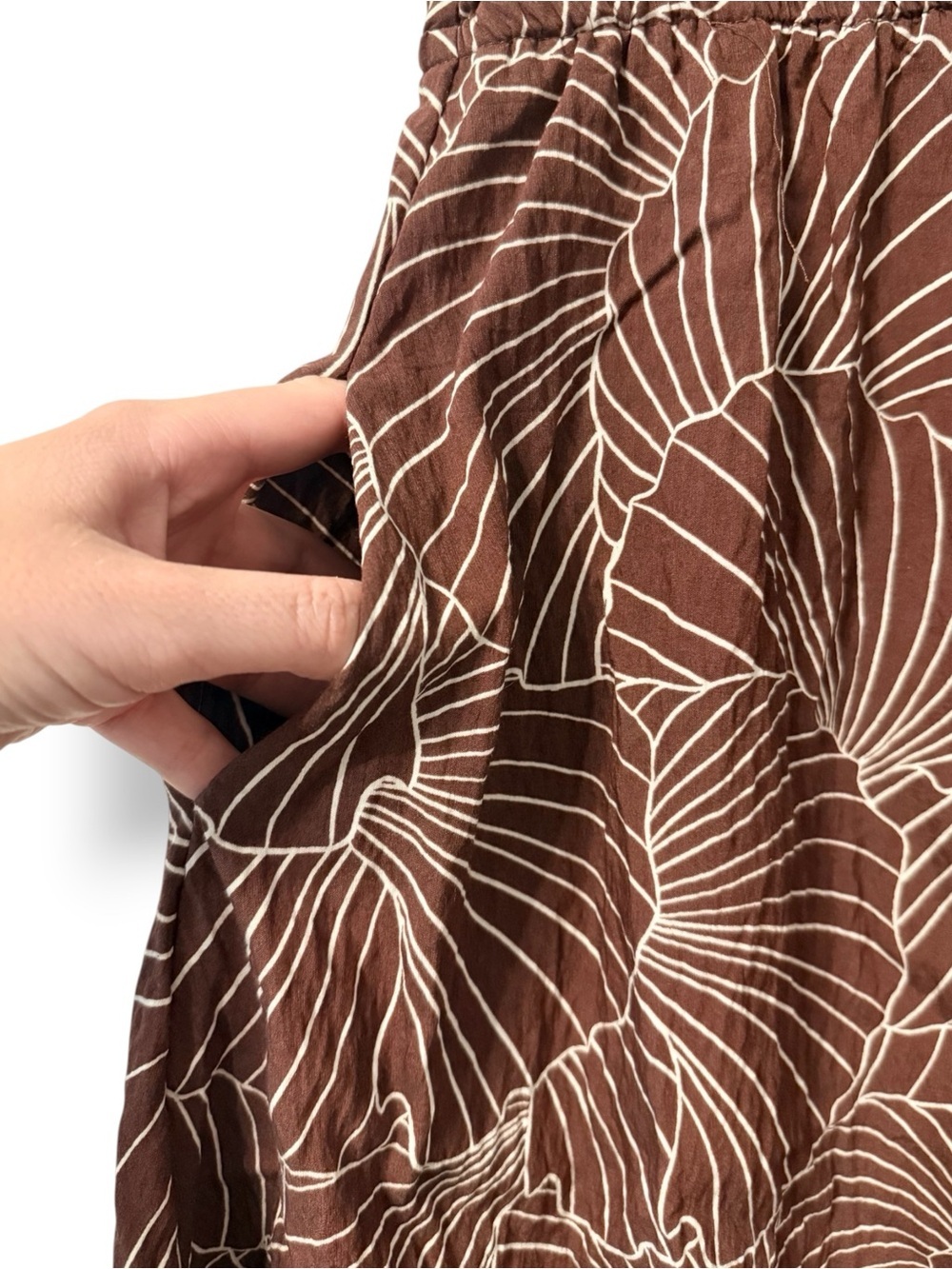 A New Day Brown Leaf Print Mini Dress Small Flutter Sleeve V-Neck - Picture 4 of 8